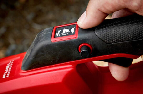 落ち葉を一気に　Milwaukee M18 Fuel リーフブロワー